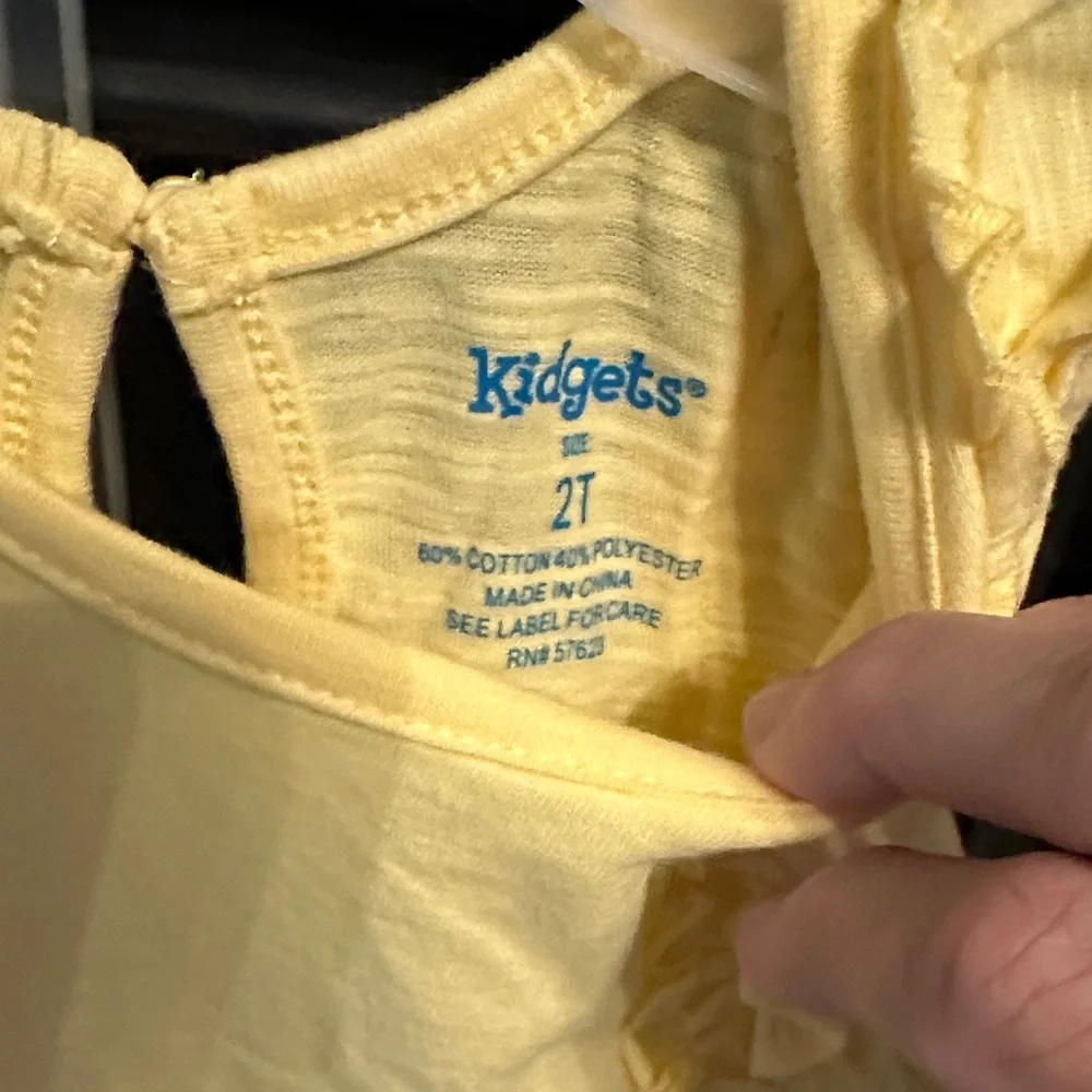 Yellow Ruffle Top with Lemon Print Shorts - Picture 4 of 4